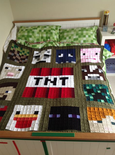 Finally finished my sons minecraft blanket!! Pixel Art Crochet Blankets, Minecraft Crochet Blanket, Crochet Minecraft Blanket, Minecraft Knitting, Minecraft Blanket, Minecraft Crochet, Yarn Projects Crochet, Crochet Blanket Stitch Pattern, Pixel Crochet