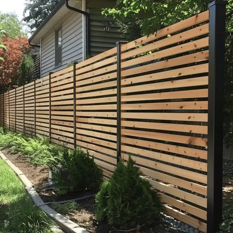 Horizontal Slat Fence Horizontal Slatted Fence, Diy Modern Fence Ideas Cheap, Horizontal Wood Fence Privacy, Fence With Horizontal Boards, Diy Modern Fence Ideas, Fencing In Front Of House, Fancy Privacy Fence Ideas, Diy Wood Slat Fence, Horizontal Picket Fence