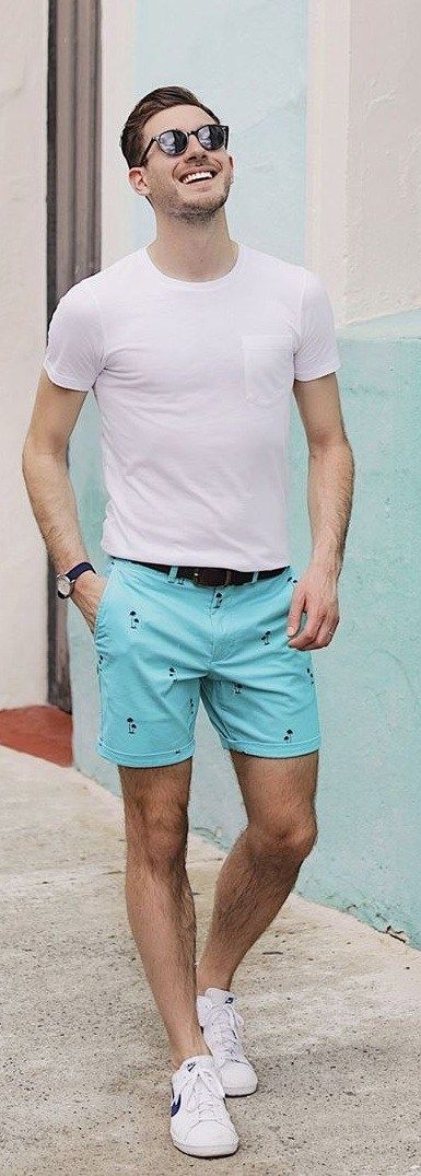 Crew Neck T-shirt With Shorts For Men. Visit urbanmenoutfits.com for more fashion ideas and tips. Shorts Outfit Ideas, Cool Shorts, Speedo Swimwear, Mens Shorts Outfits, Male Style, Moda Chic, Business Casual Dresses, Shorts Outfit, Men Style Tips