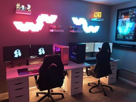 Couple Gaming Room Setup, Ultimate Gaming Room, Games Room Inspiration, Gaming Desk Setup, Best Gaming Setup, Computer Gaming Room, Couple Room, Computer Desks, Gamer Room Decor