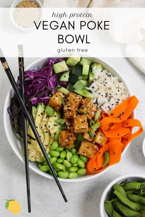 Sushi bowl or poke bowl?! This one is a mix of both! This vegan poke bowl is a high protein plant based dinner recipe that is perfect for meal prep. #eatwithclarity #pokebowl #veganpokebowl #vegandinnerrecipe #glutenfreedinner #healthydinner #mealpreprecipe Vegan Poke Bowl, Tofu Teriyaki, Vegan Poke, Tofu Vegan, Plant Based Recipes Dinner, Teriyaki Tofu, Fluffy Rice, Plant Based Dinner, Sushi Bowl