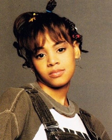 Tlc Left Eye, Tlc Aesthetic, Lisa Lopes, Hip Hop Background, Lisa Nicole, Lisa Left Eye, 90s Makeup Look, Glow In Dark Party, 90s 2000s Fashion