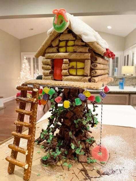 Amazing Gingerbread House Ideas, Clever Gingerbread House Ideas, Ginger Bread Ideas Creative, Ginger Bread Competition, Gingerbread House Winners, Gingerbread Houses Unique, Awesome Gingerbread Houses, Edible Gingerbread House Ideas, Gingerbread House Ideas Contest Unique