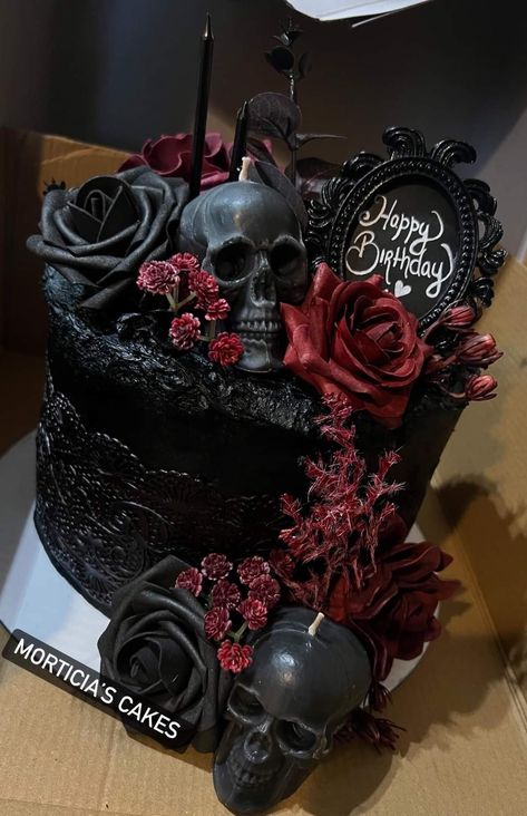 Birthday Cake Classy Elegant, Goth 18th Birthday Cake, Spooky Heart Cake, Gothic 18th Birthday, Gothic Bday Party, Halloween Birthday Party For Adults Cake, Goth Birthday Cake Ideas, Gothic Birthday Ideas, Rip 30s Cake