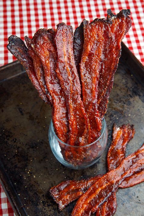 Maple Candied Bacon Recipe, Maple Candied Bacon, Candied Bacon Recipe, Candied Bacon, Brunch Menu, Brunch Ideas, Bacon Recipes, Breakfast Brunch Recipes, Breakfast Dishes