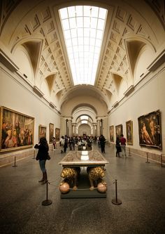 Museo El Prado! I saw my first Velasquez (La Meninas) here. It was so much bigger than I had expected it to be. معرض فني, Places In Spain, Galleria D'arte, Spanish Painters, Famous Art, Spain And Portugal, Madrid Spain, Spain Travel, Alicante