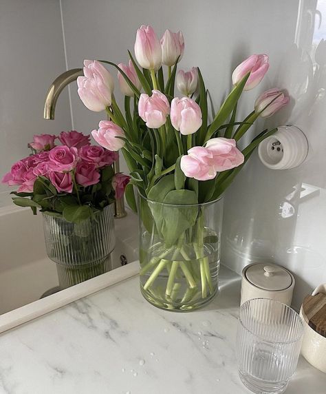 Dayana Core, Pink Tulips In Vase, Roses And Tulips, Tulips Arrangement, Boquette Flowers, Tulips In Vase, My Aesthetic, View Wallpaper, Nothing But Flowers