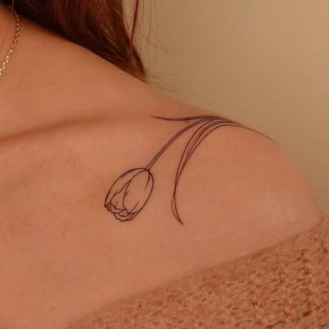 Fine Line Tulip, Fine Line Tulip Tattoo, Dainty Tattoo Designs, Tattoo On The Shoulder, Tulip Tattoos, Community Tattoo, Dainty Tattoo, Tattoo Designs Drawings, International Tattoo