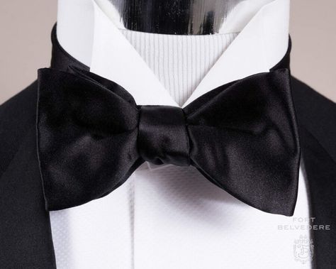 11 Bow Ties Every Man Should Have Wing Collar Shirt, Black Tie Dress Code, Mens Formalwear, Classic Tuxedo, Men's Ties, King Fashion, Black Bow Tie, Dapper Gentleman, Black Tie Dress