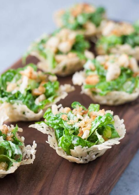 50+ Small Bite Party Appetizers - Julie's Eats & Treats ® Caesar Salad Cups, Salada Caesar, Salad Cups, Fresh Appetizers, Small Bites Appetizers, Mini Appetizers, Wedding Appetizers, Hot Appetizers, Appetizer Bites