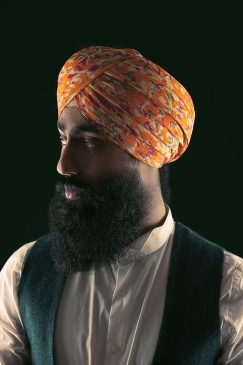 We asked Sikh men in Britain what the turban means to them – here’s what they told us Service To Others, Thanksgiving Inspiration, Turban Style, Styling Hair, New Hairstyles, Hair Braiding, Life Choices, Boys Haircuts, Military Uniform