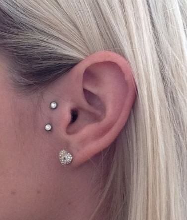 Classic Monroe Piercing Concepts for Females #TimelessTrends #MonroeMagic #ClassicBeauty #SassyChic #ElegantExpressions Different Ear Piercings Chart, Helix Piercing Pain, Ear Piercing Chart, Monroe Piercing, Different Ear Piercings, Ear Piercings Chart, Piercing Chart, Types Of Ear Piercings, Monroe Piercings