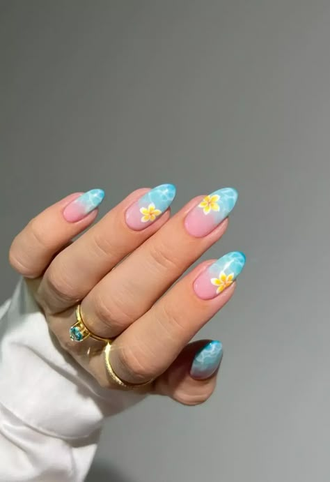 50 Summer Nails You'll Want To Copy This Year Starfish Nails, Pool Nails, Cruise Nails, Beachy Nails, Summery Nails, Summer Nail Designs, Cute Gel Nails, Beach Nails, Funky Nails