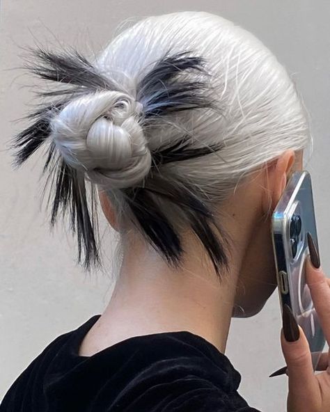 Cooler Style, Easy Bun Hairstyles, Sleek Hairstyles, Dye My Hair, Hair Reference, Aesthetic Hair, White Hair, Hair Day, Bun Hairstyles