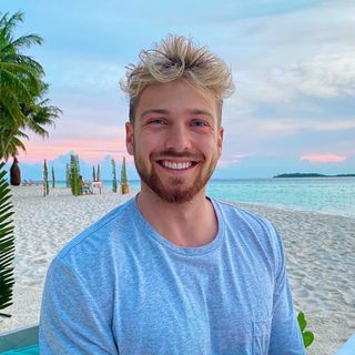 Sam Thompson (@samthompsonuk) | Instagram profile Sam Thompson, Fit People, 14th Birthday, A Celebrity, November 17, Reality Tv, Instagram Profile, Tv, Celebrities