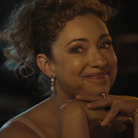 River Song Doctor Who, River Song Icon, River Song Fanart, River Song Aesthetic, Song Icon, Vintage Makeup Looks, Gray's Anatomy, Alex Kingston, Hello Sweetie