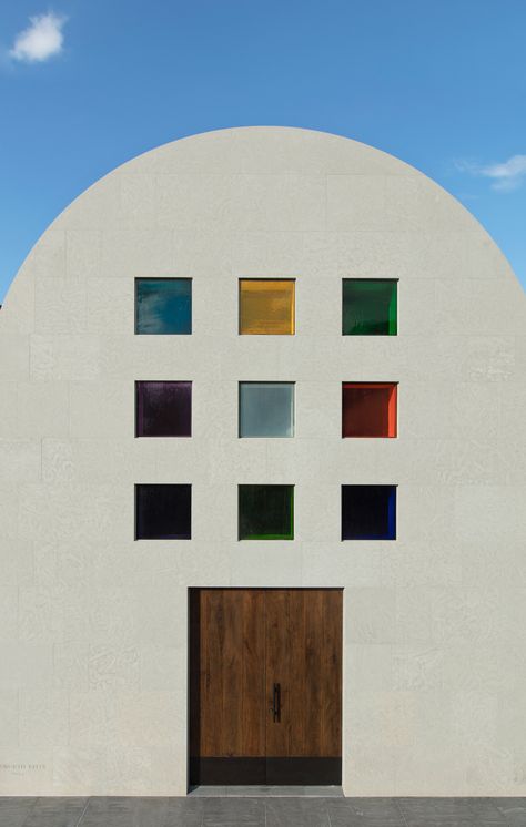 Rainbow Window, Ellsworth Kelly, Arte Inspo, Minimalist Architecture, Architecture Exterior, University Of Texas, Public Spaces, Design Milk, Design Minimalista