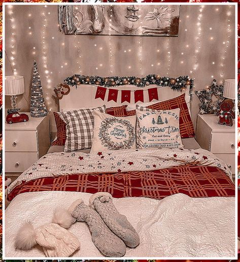 Christmas Room Decor - Just In! Fantastic ideas from leading brands to meet your supply needs. Christmas Decoration Ideas For Bedroom, Christmas Room Cozy, Xmas Inspo Christmas Decor, Winter Decorations Bedroom, Christmas Bedroom Decoration Ideas, Christmas Bedroom Inspiration, Christmas Ideas For Bedroom, Christmas Bedroom Ideas Aesthetic, Aesthetic Christmas Bedrooms