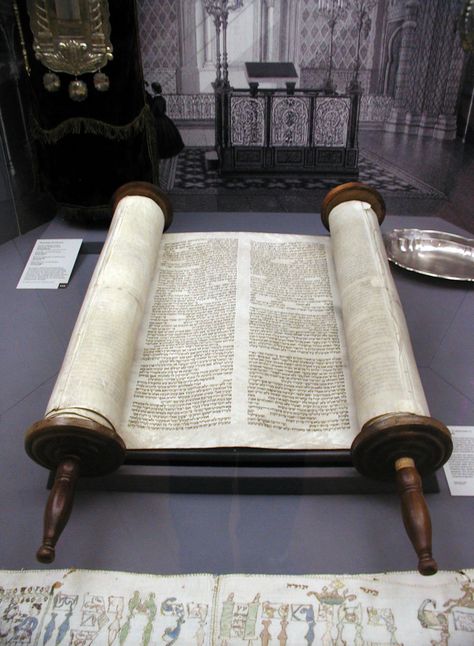 Torah Scroll, Ancient Hebrew, Yom Kippur, Hebrew Bible, Jewish Culture, Sukkot, Hebrew Words, Rosh Hashanah, Jewish Art