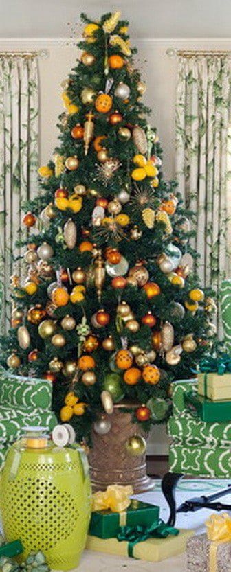 Natal, Christmas Nuts, Amazing Christmas Trees, Yellow Christmas, Christmas Tree Decorating Ideas, Tree Decorating Ideas, Christmas Tree Decorating, Creative Christmas Trees, Shweshwe Dresses