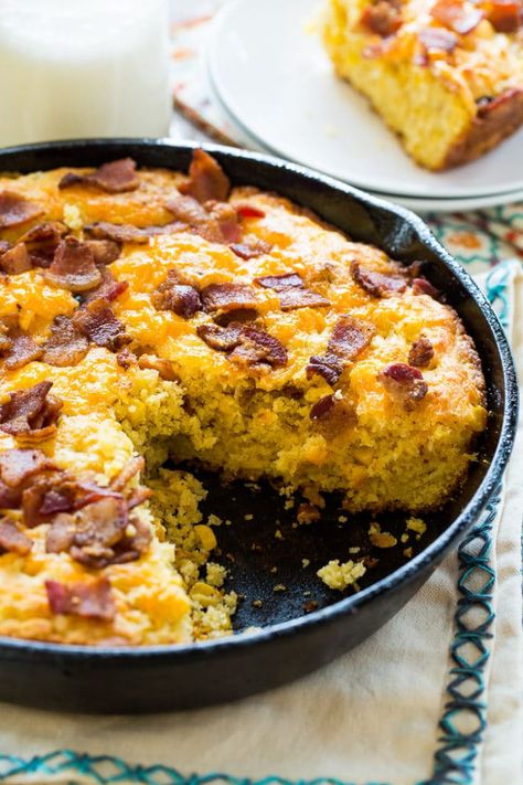 Bacon Cheddar Cornbread Fall Cornbread, Crackling Cornbread, Bacon Cheddar Cornbread, Corn Cassarole, Bacon Cornbread, Cornbread Cake, Spicy Southern Kitchen, Cornbread Recipes, Cheddar Cornbread