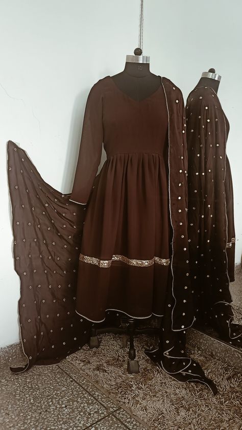 Brown Punjabi Suit, Mendhi Outfit, Coffee Brown Color, Punjabi Suits Designer Boutique, Simple Kurti, Dresses Traditional, Chocolate Brown Color, Simple Kurti Designs, Indian Dresses Traditional