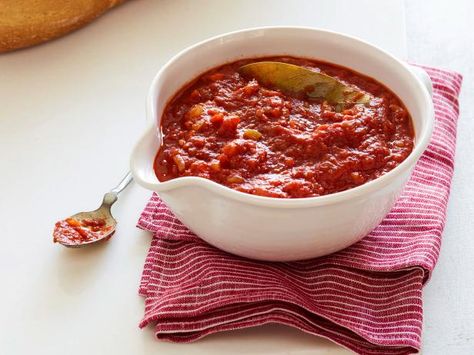 Get Marinara Sauce Recipe from Food Network Pasquale Sciarappa, Easy Marinara Sauce, Sauce Spaghetti, Marinara Sauce Recipe, Marinara Sauce Homemade, Homemade Marinara, Giada De Laurentiis, Cooking Channel, Red Sauce