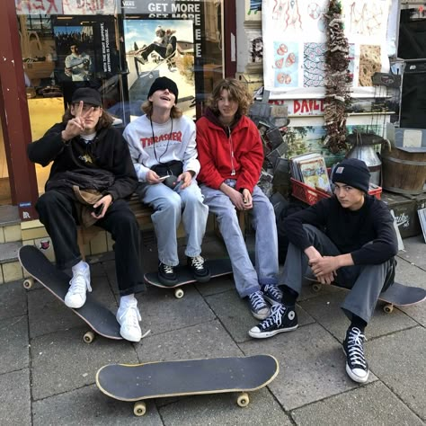 Skater Fits, Skateboarding Aesthetic, Skater Boi, Skate Vibes, Skate Aesthetic, Skateboard Aesthetic, Skateboard Photography, Skater Vibes, Skater Boys