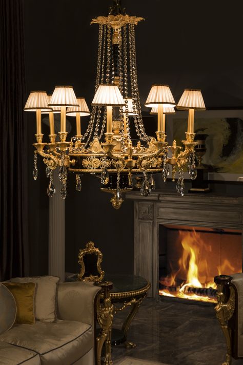 Royal Chandelier, Pirate Ship Chandelier, Modern Office Furniture Design, Palace Chandelier, Spain Valencia, Rococo Chandelier Restoration Hardware, French Lighting, Luxury Chandeliers, Retro Chandelier