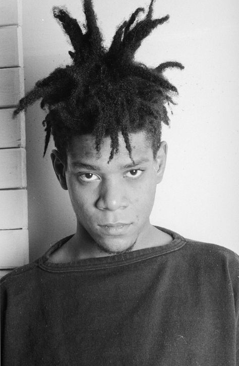 Jean-Michel Basquiat photographed by Sabina Sarnitz in his studio, 1986. Heads Reference, Jean Basquiat, Jm Basquiat, Jean Michel Basquiat Art, Big Burger, Basquiat Paintings, Antonio Lopez, Janice Dickinson, Grunge Shoes