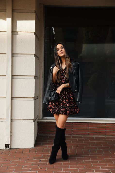 Dress And Boots Outfit, Boots And Dress, Floral Dress Winter, Andee Layne, Floral Dress Outfits, Look Boho Chic, Winter Dress Outfits, Floral Dress Black, Fall Winter Outfits