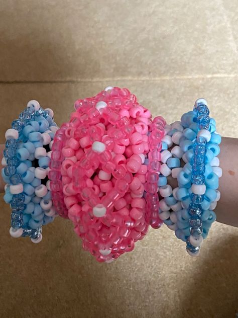 Kandi Octopus Tutorial, Big Kandi Projects, Scene Kandi Bracelets Ideas, Kandi Cuff Ideas, Kandi Inspiration, Rave Bracelets, Kandi Cuff Patterns, Kandi Inspo, Kandi Cuffs