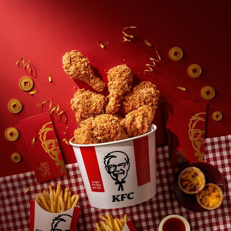 KFC - PROJECT TET :: Behance Standing Banner Design, Fried Chicken Restaurant, Kfc Chicken, Food Photoshoot, Social Media Advertising Design, Cosmetics Photography, Food Projects, Photography Food, Graphic Design Lessons