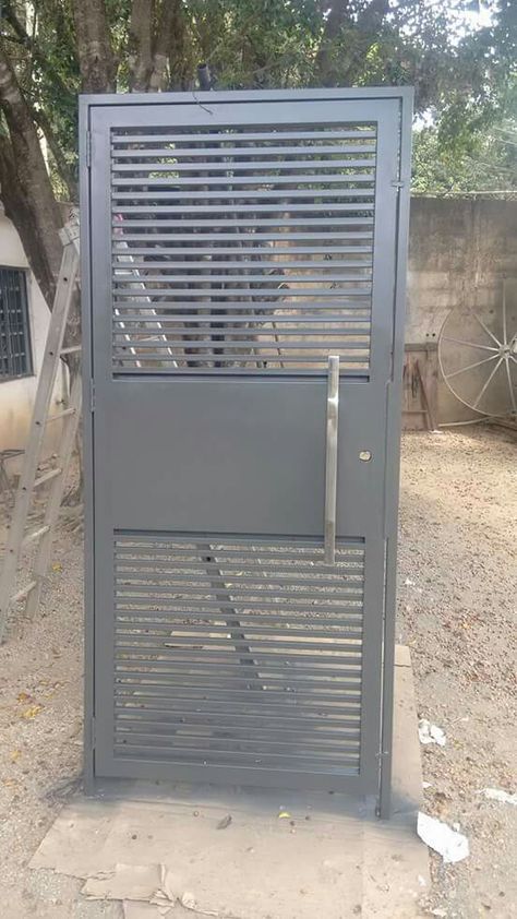 Front Grill Door Design, Iron Door Design Modern Entrance, Metal Front Door Ideas, Iron Gate Door, Iron Security Doors, Pintu Interior, Porte In Ferro, Grill Gate, Steel Security Doors