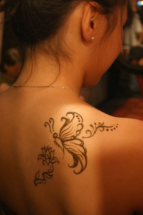 Cover Ups Tattoo, Henna Butterfly, Shoulder Henna, Henne Tattoo, Cream Tattoo, Henna Kit, Inai Pengantin, Cute Henna Tattoos, Henna Style Tattoos