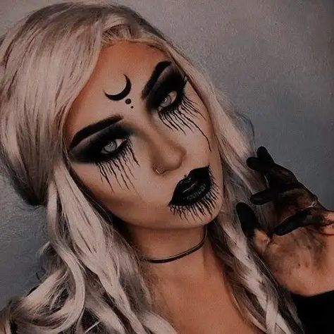 Diy Witches Makeup, Demonic Witch Makeup, Priest Halloween Makeup, Demon Face Makeup, Sorceress Makeup Halloween, Make Up Bruja, Dark Angel Makeup Look, Witchy Makeup Aesthetic, Dark Witch Makeup Halloween