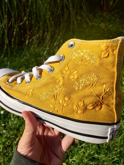 Embroidered Converse, Dr Shoes, Embroidery Shoes, Embroidery Works, Embroidered Shoes, 자수 디자인, Aesthetic Shoes, Swag Shoes, Vans High Top Sneaker