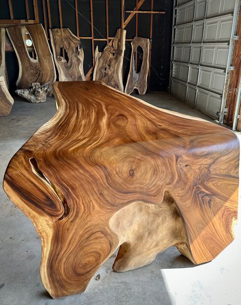 Tree Trunk Dining Table, Unique Dining Tables, Woodwork Ideas, Tree Root, Make A Table, Chainsaw Carving, Log Furniture, Hallway Table, Kitchen Dining Tables