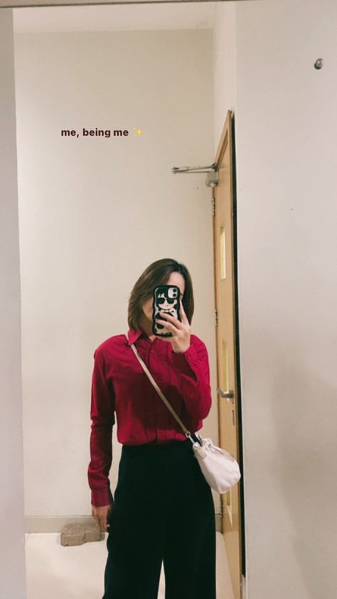 mirros selfie ootd captions Mirrorselfies Caption, Mirror Selfie Aesthetic No Face Caption, Messy Mirror Selfie Captions, Mirror Selfie Poses Captions, Snap Mirror Selfie Quotes, Mirror Selfie Snap Caption, Snap Photo Caption, Instagram Captions For Self Pictures, Streak Caption Ideas