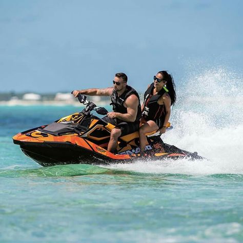 Jetski Aesthetic Couple, Jetski Pictures Couples, Jetski Outfit, Jetski Couple, Jet Ski Couple, Seadoo Spark, Dubai Picture Ideas, Sea Activities, Maldives Honeymoon