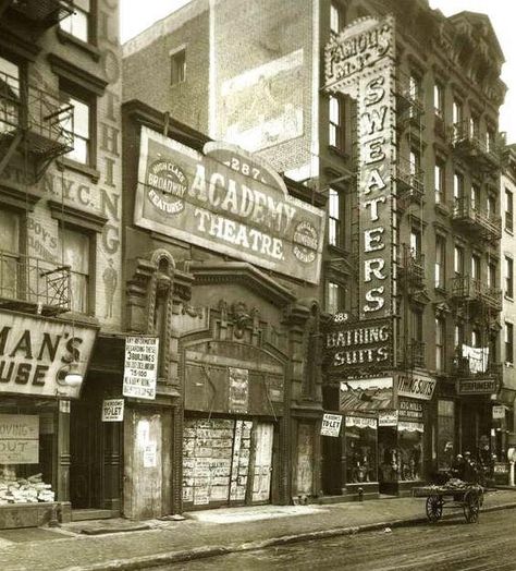 Nyc History, Houston Street, New York City Photos, New York Pictures, Historical Images, Lower East Side, Vintage New York, New York Public Library, Vintage Pictures