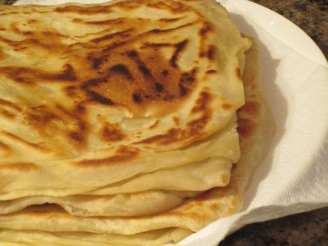 Yemeni Bread myfavouritepastime.com Yemeni Bread, Roast Chicken And Potatoes, Morning Rolls, Potatoes For Dinner, Yemeni Food, Moroccan Vegetables, Arabic Bread, Roasted Chicken And Potatoes, Cinnamon Rolls Easy