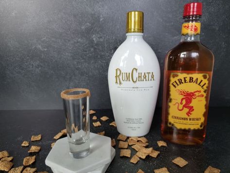 Rumchata Fireball Shots, Rum Chata Shots, Rumchata And Fireball, Cinnamon Toast Crunch Shot, Easy Shot Recipes, Rum Shots, Fireball Drinks, Rum Chata, Apple Whiskey