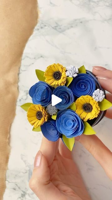 Starry Night Flowers, Starry Night Bouquet, Van Gogh Bouquet, Starry Night Craft, Bouquet Of Paper Flowers, Paper Flowers Bouquet, Van Gogh Flowers, Gogh The Starry Night, 3d Quilling