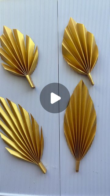 Paper Fan Flowers Diy, How To Make Paper Fans Decorations, Making Paper Fans, How To Make Paper Fans, How To Make A Paper Fan, How To Make Leaves, Paper Palm Leaves Diy, Diy Palm Leaves, Paper Fans Diy