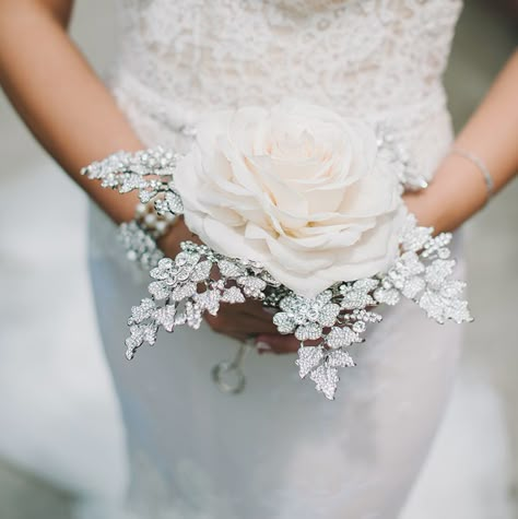 Rhinestone Bouquet Wedding, Single Bloom Wedding Bouquet, Different Bouquet Ideas Unique, Silver Bouquet Wedding, White And Silver Wedding, White Silver Wedding, Unique Bridal Bouquets, Silver Wedding Decorations, Unique Wedding Bouquet