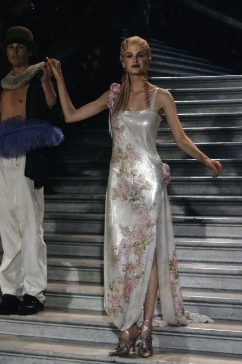 Christian Dior Spring 1998 Couture, Dior Spring 1998, 1998 Couture, Dior Collection, Fancy Fashion, 90s Runway Fashion, Runway Fashion Couture, Dior Dress, Runway Outfits