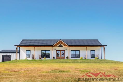 Summertown Metals One Story Barndominium Exterior, 30x80 Barndominium, 1 Level Barndominium, Barndo Exterior Color Schemes, Brown Barndominium Exterior, Barndominium Ranch Style, Barndominium Porch Ideas, White And Black Barndominium, Barndominium Front Porch