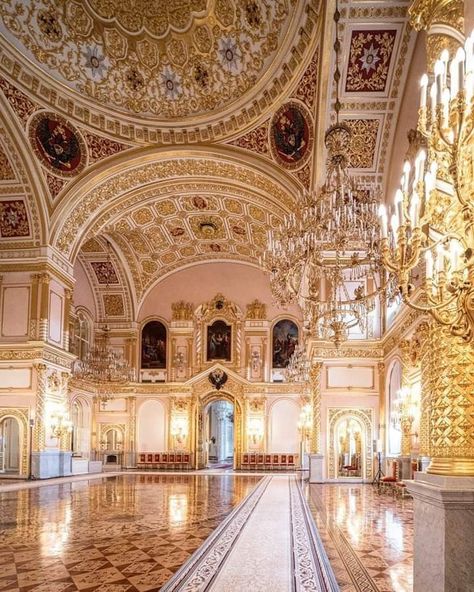 Kremlin Palace, St Georges Hall, European Palace, Luxury Mansions Interior, Moscow Kremlin, Palace Interior, The Kremlin, Opulent Interiors, Gold Luxury