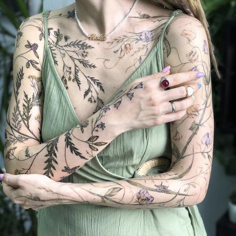 Sheen Tattoos For Women, Whimsical Vine Tattoo, Botanisches Tattoo, Tattoo Sleeves, Vine Tattoos, Floral Tattoo Sleeve, Plant Tattoo, Botanical Tattoo, Phoenix Tattoo